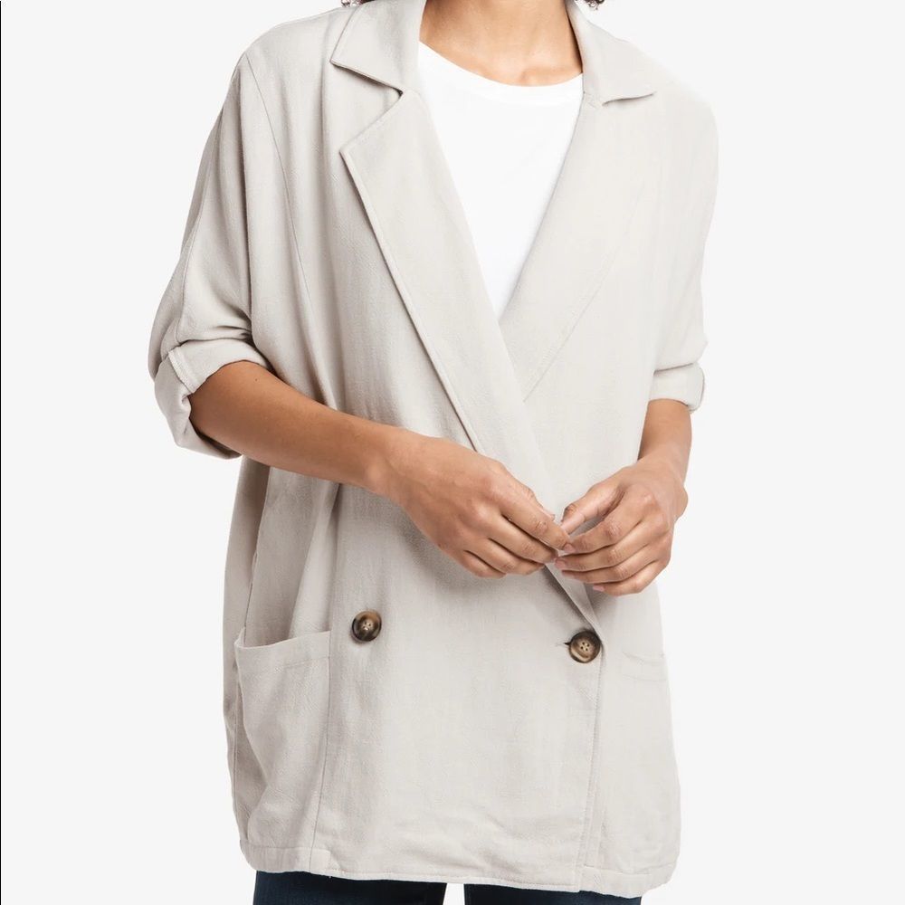 Lolë the Pearse Linen Jacket - Picture 1 of 8
